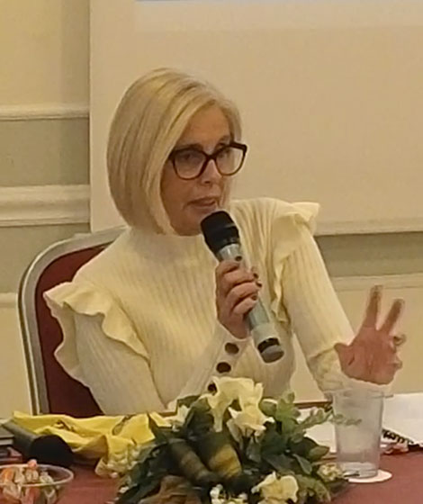 Monica Daccò, counselor filosofico, diplomata SSCF-ISFIPP
